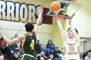 Adams scores 32 as Trinity sweeps doubleheader against Notre Dame